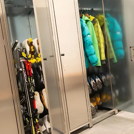 Ξενοδοχείο με διαμερίσματα Red Fox *