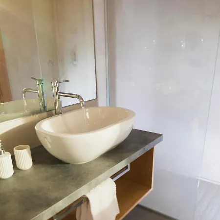 Red Fox * ברויל-קרוויניה